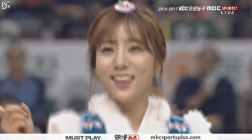 오늘자 정순주 아나운서 치어리딩.gif (Feat. 흐뭇~♡) | 인스티즈