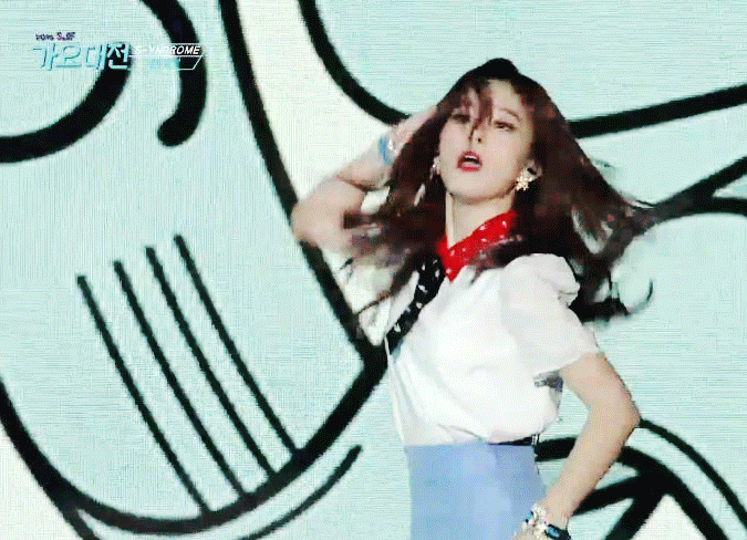 윙크가 안되는 슬기.gif | 인스티즈