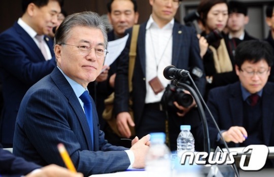 넥타이 매는걸 싫어한다는 문재인 | 인스티즈