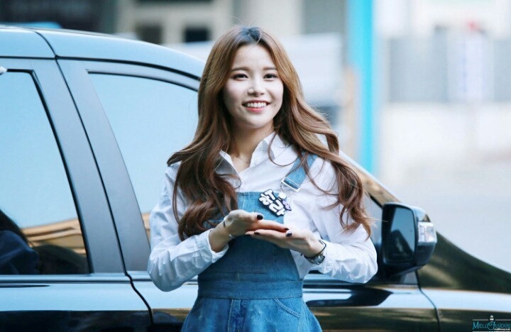 마마무 리더겸 메인보컬 솔라 .jpg | 인스티즈