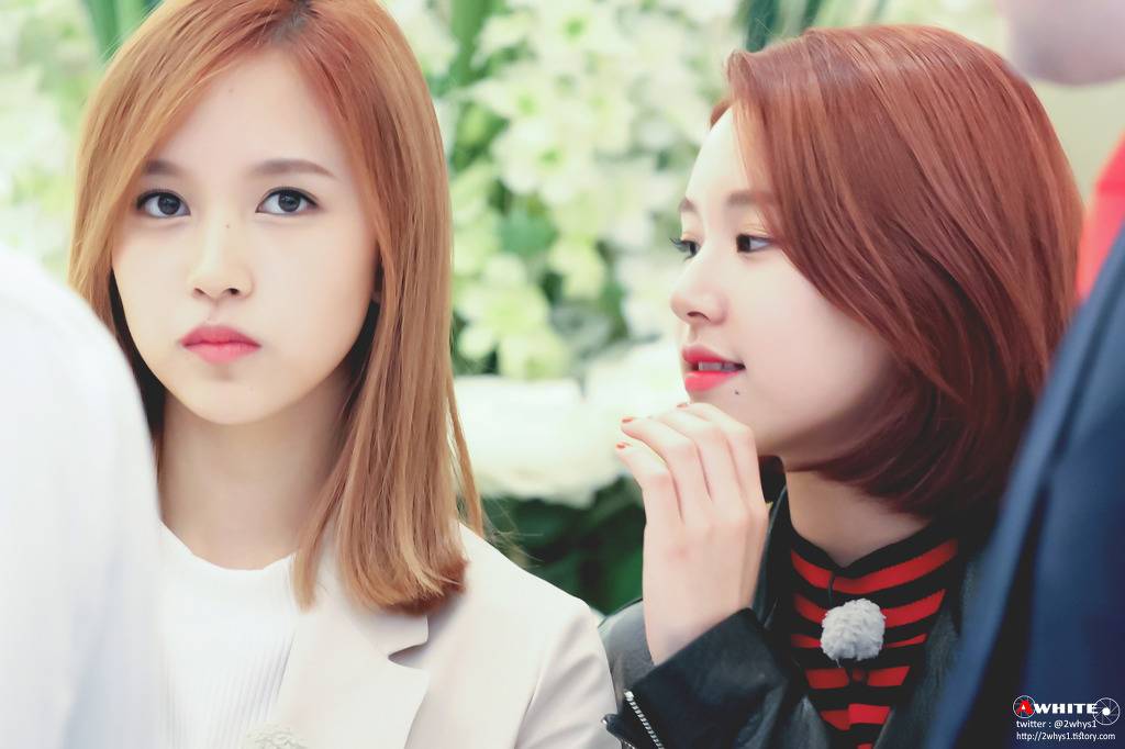 미나 언니~ 그래서~ 소곤소곤 말하는 챙 | 인스티즈