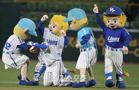 한국과 일본의 깨방정甲 마스코트(짤줍).jpgif | 인스티즈