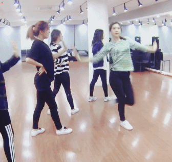 루키 안무 연습하는 조이.gif | 인스티즈