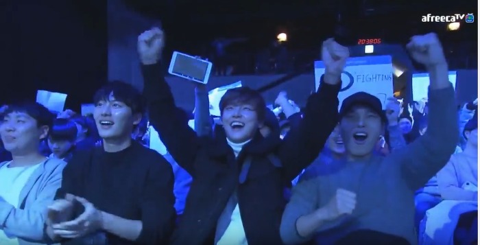 연예인처럼 생긴 스타크래프트 관중.jpg | 인스티즈