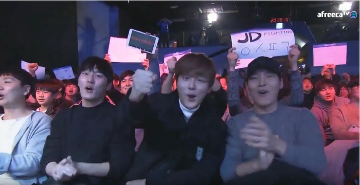 연예인처럼 생긴 스타크래프트 관중.jpg | 인스티즈
