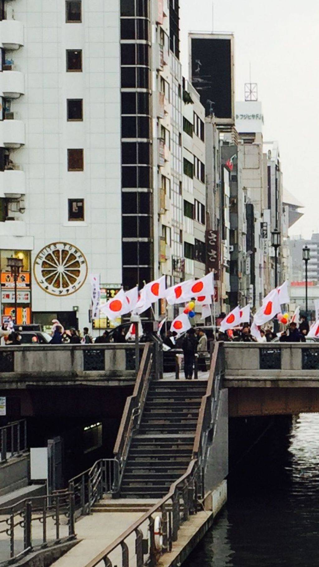 일본 혐한 시위대와 중국 관광객들 싸운 이야기 | 인스티즈