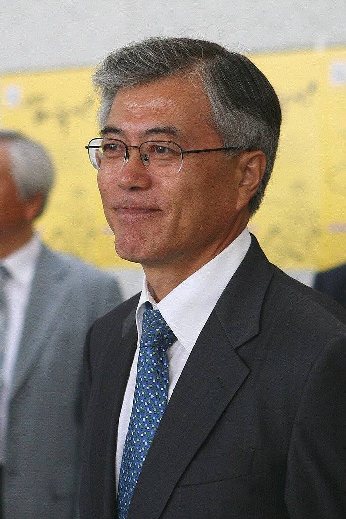 나이 들면서 얼굴의 느낌이 바뀌는듯한 문재인.jpg | 인스티즈