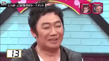 웃음 참기 대결 | 인스티즈