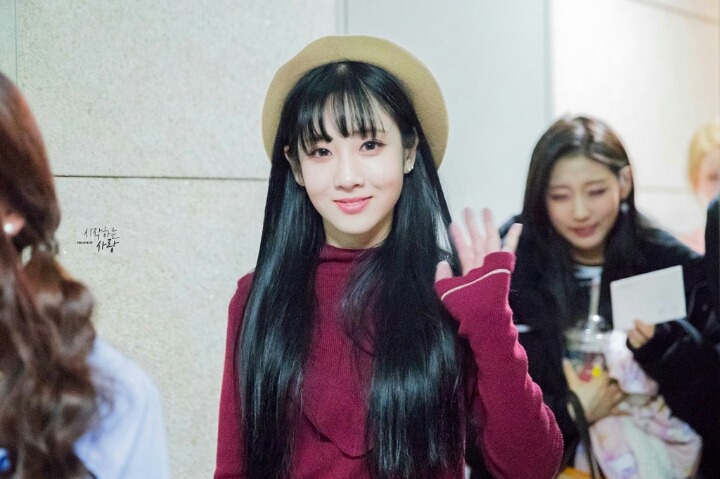 흑발이 너무 이쁜 러블리즈 지애 | 인스티즈