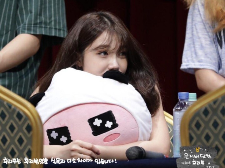 [에이핑크] 어젯자 노량진의 정은지 .jpg (데이터주의) | 인스티즈