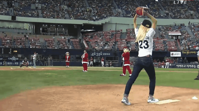 보미의 운동신경.gif | 인스티즈