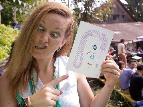 손수 만든 초상화 자판기를 끌고 전세계 곳곳에서 재밌는 초상화를 그려주는 사람 | 인스티즈