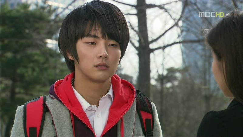 [지붕킥] 캠퍼스 데이트 하는 준혁과 세경 | 인스티즈