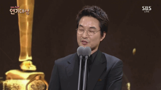 어제자 한석규 행커칩 | 인스티즈