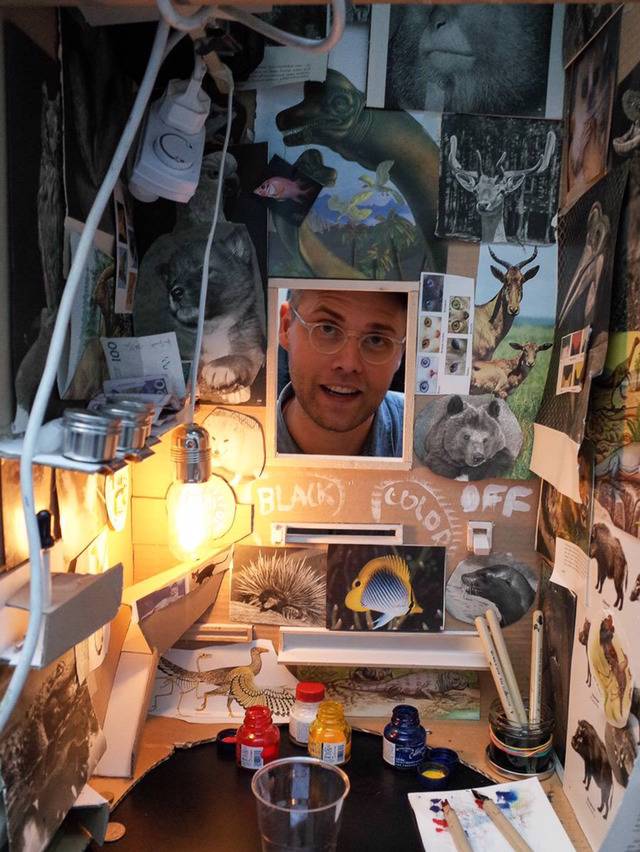 손수 만든 초상화 자판기를 끌고 전세계 곳곳에서 재밌는 초상화를 그려주는 사람 | 인스티즈