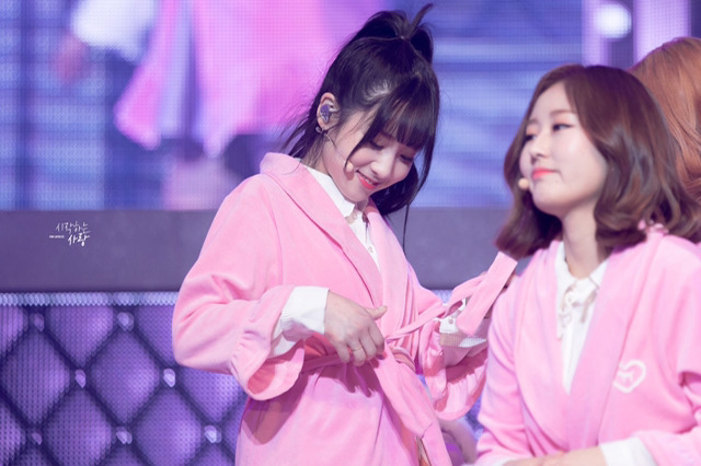 흑발이 너무 이쁜 러블리즈 지애 | 인스티즈