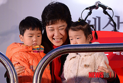 아이들과 놀랍도록 즐거운 그네쨩.jpg | 인스티즈