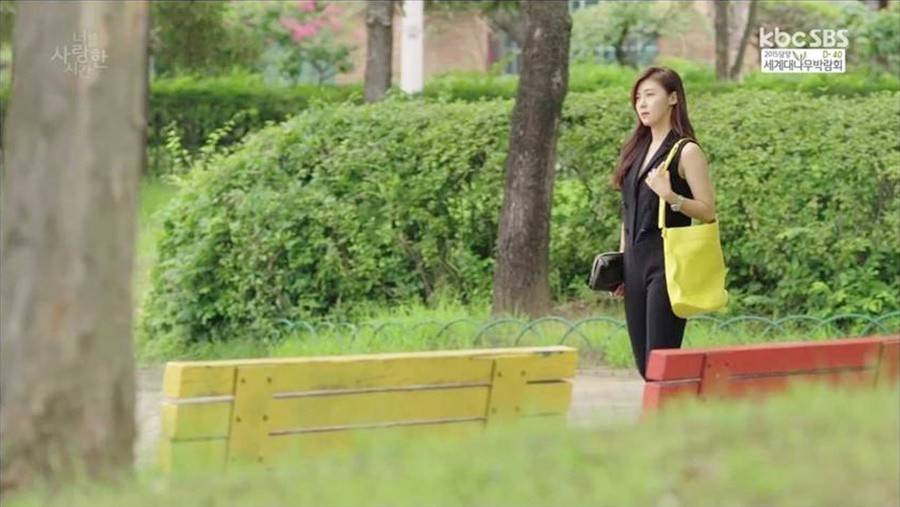 특이하게 드라마에서 겹가방 패션 선보인 하지원.jpg | 인스티즈