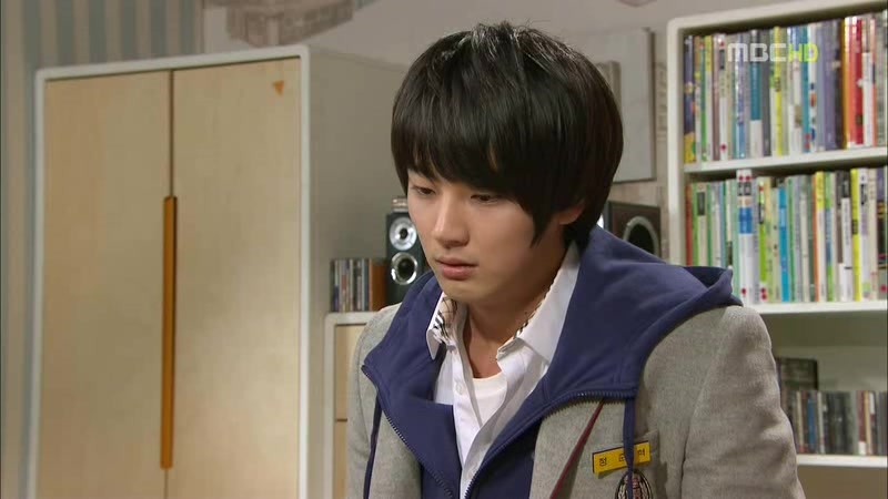 [지붕킥] 캠퍼스 데이트 하는 준혁과 세경 | 인스티즈