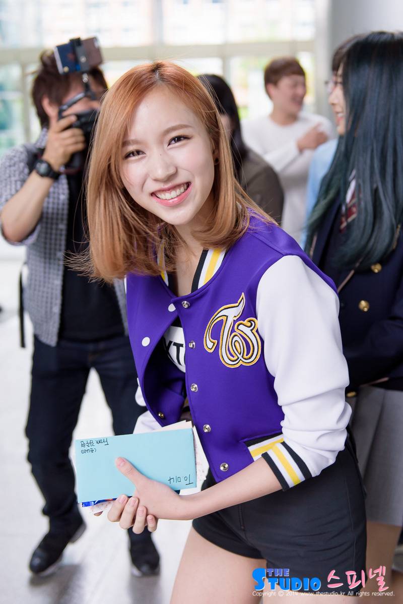 미나 언니~ 그래서~ 소곤소곤 말하는 챙 | 인스티즈