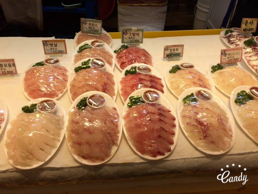 제주 동문시장에 파는 회.jpg | 인스티즈