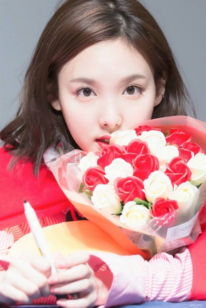 [트와이스] 팬들에게 눈 던지는 나연이 | 인스티즈