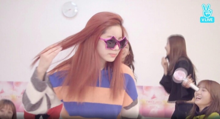 [움짤] 9명이 모이면 그 자리는 난장판이 된다 | 인스티즈