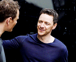 에디 레드메인이 젊은 덤블도어역으로 원한다고 했다는 배우 | 인스티즈