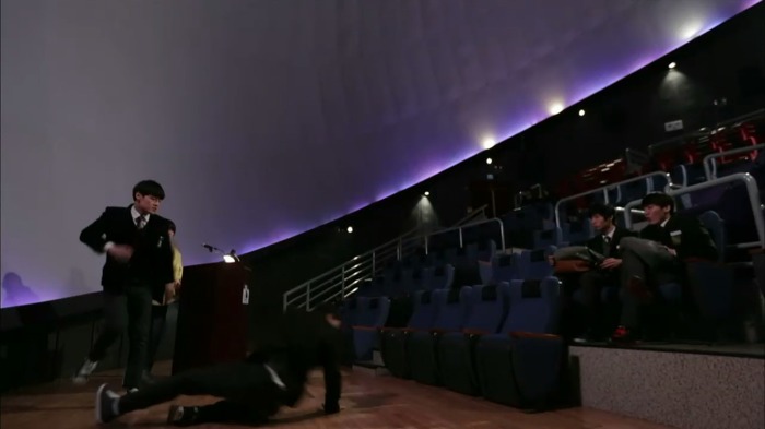 [엔젤아이즈] 눈이 안보이는 남지현을 이해하려고 눈을 가리고 다니는 강하늘.jpg | 인스티즈