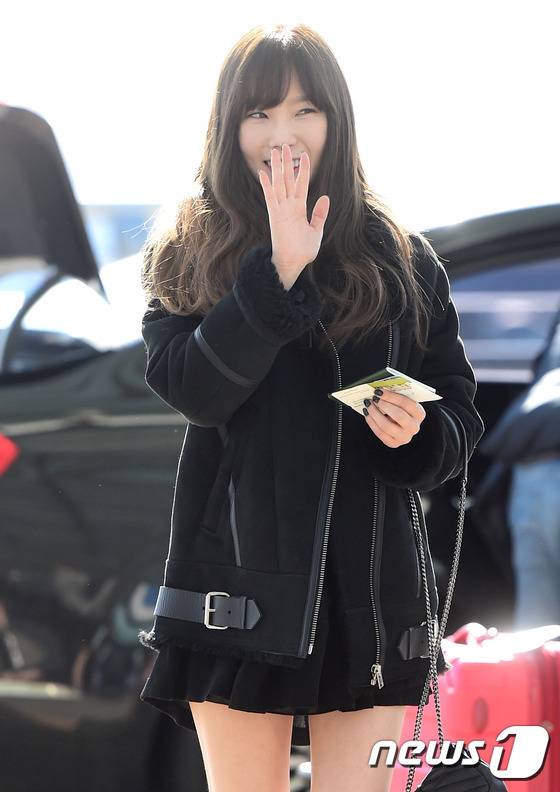 오늘자 홍콩가는 태연 .jpg | 인스티즈