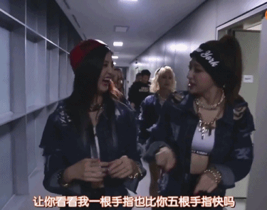 복근이 매력적인 아이돌 | 인스티즈