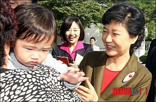 아이들과 놀랍도록 즐거운 그네쨩.jpg | 인스티즈