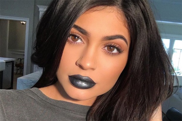 어울리기 쉽지않은 눈썹 | 인스티즈