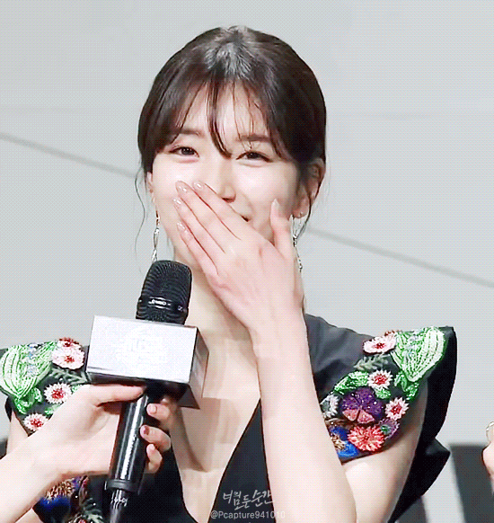 오늘 시상식에서도 미모 열일하는 수지.jpgif | 인스티즈