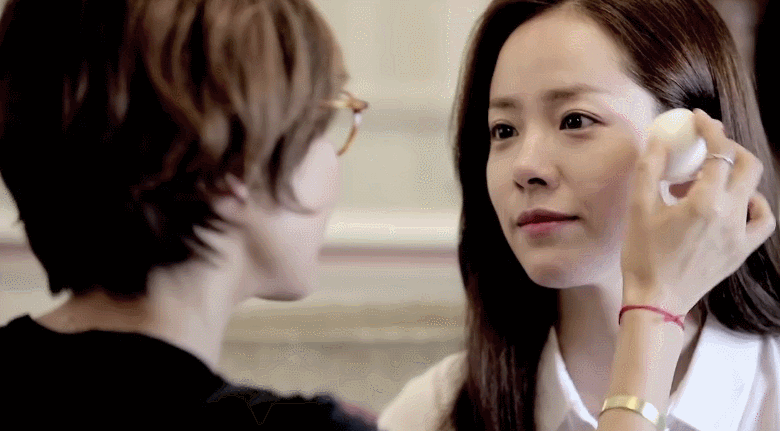 외출준비하는 여성 ...gif | 인스티즈