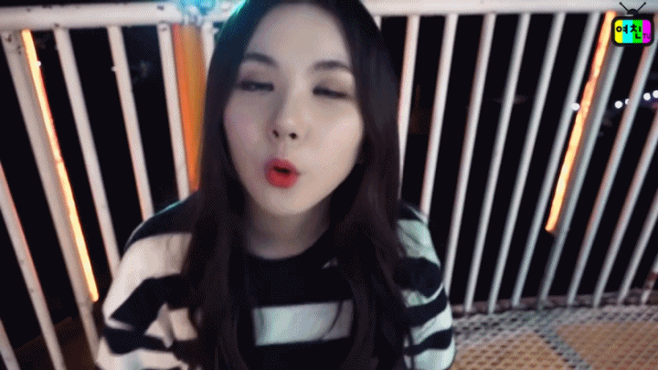 2017년 첫날부터 내 여자친구 인증 | 인스티즈