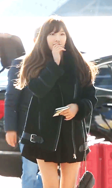 오늘자 홍콩가는 태연 .jpg | 인스티즈