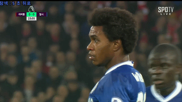 다비드루이스 갑툭튀.gif | 인스티즈