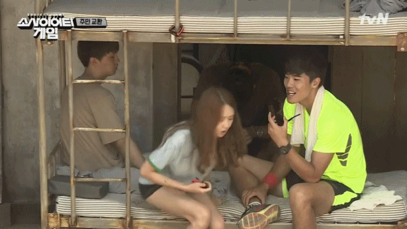 소사이어티 게임에서 가장 마음이 따뜻하신분.GIF | 인스티즈