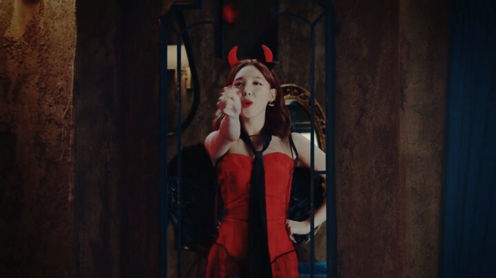 TT 뮤비 트와이스 멤버별 컨셉.gif | 인스티즈