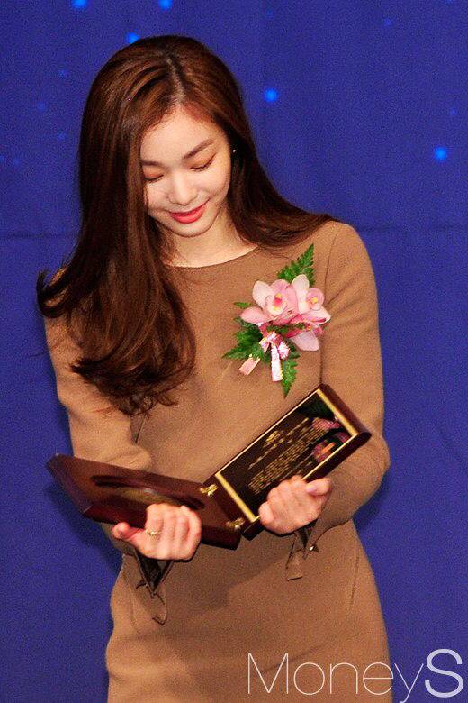 오늘자 김연아 | 인스티즈