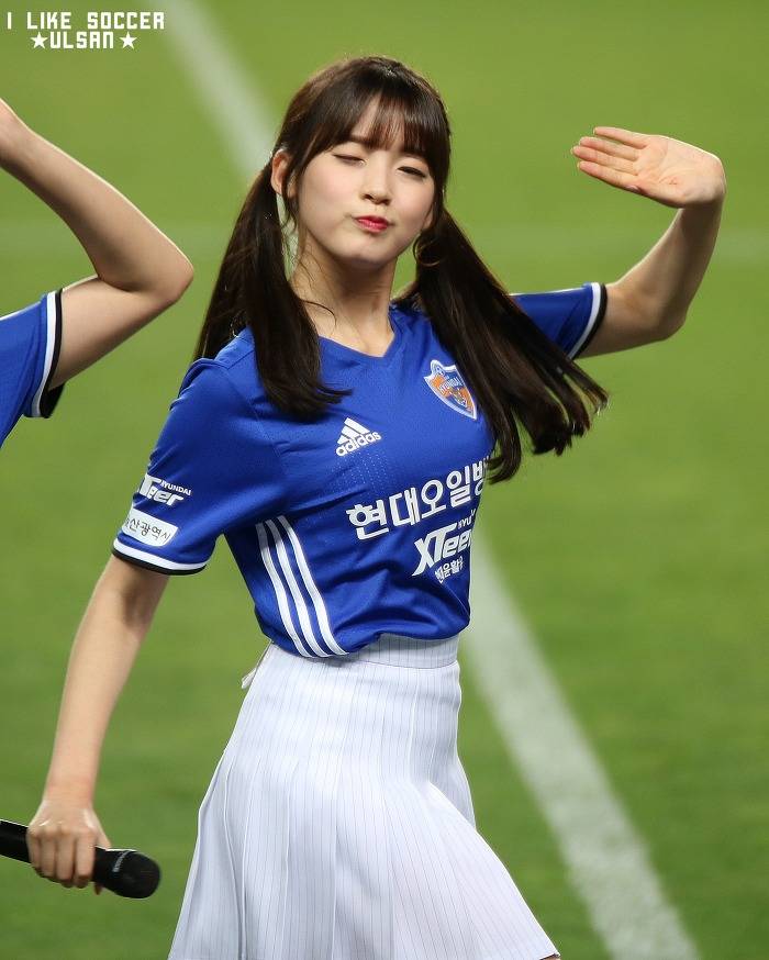 2017년 첫 K리그 유니폼 입은 오마이걸 아린이 | 인스티즈