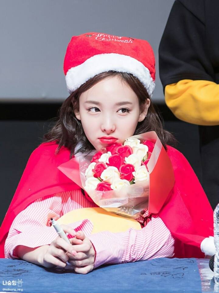 [트와이스] 팬들에게 눈 던지는 나연이 | 인스티즈