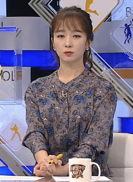 포니테일 머리한 박선영 아나운서.gif | 인스티즈