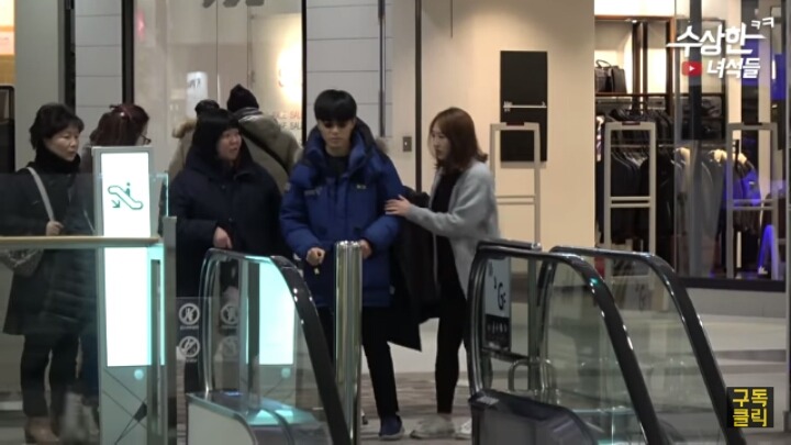 시각장애인의 에스컬레이터 역주행! 도와주실건가요? (실험카메라) | 인스티즈