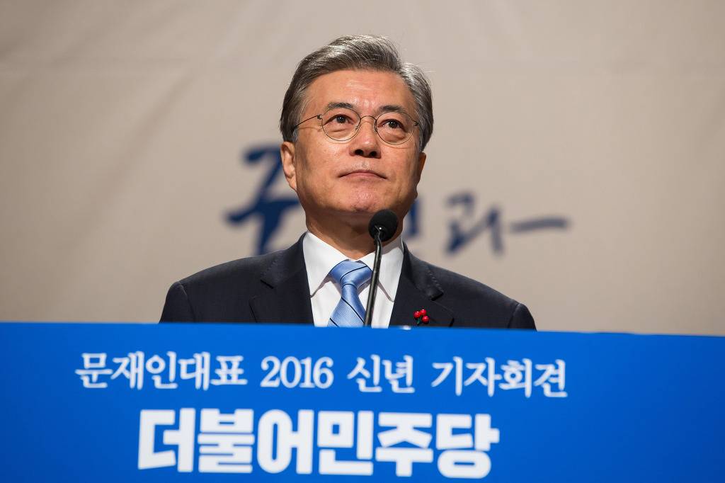 나이 들면서 얼굴의 느낌이 바뀌는듯한 문재인.jpg | 인스티즈