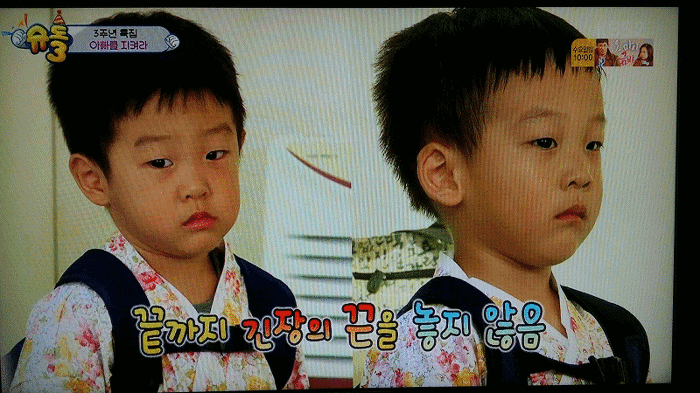 아빠를 위해 인형인척 하는 서언 서준이 | 인스티즈