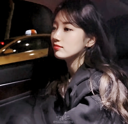 처음 만난 피디 눈치 보는 수지.gif | 인스티즈