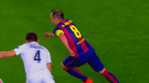 [챔피언스리그] 파리중원을 횡단하는 이니에스타 gif | 인스티즈