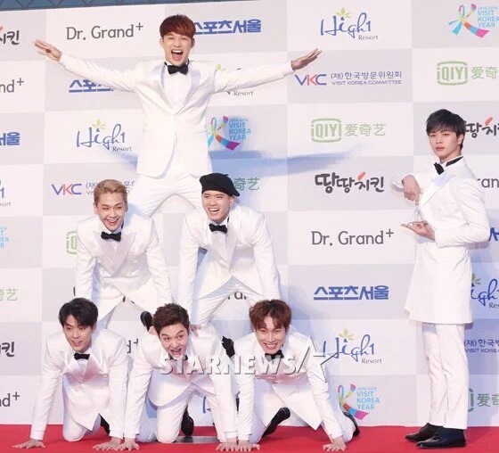 오늘자 가요 대축제 조증 폭발한 레드카펫.jpg (feat. 까스활명수) | 인스티즈